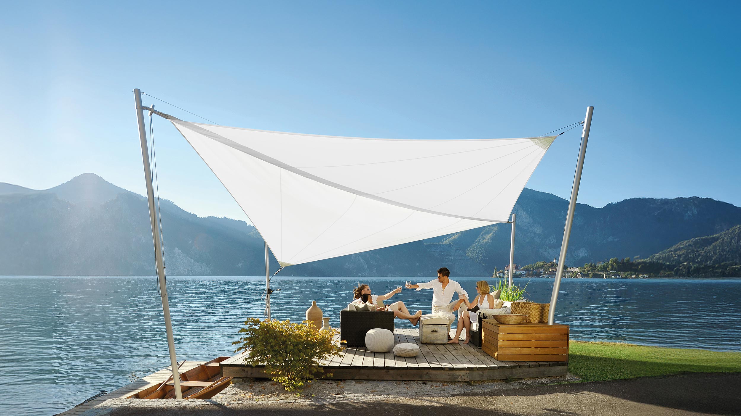 Edles Design – Diagonal verlaufende Aluminium-Welle mit bis zu 8 m Länge.